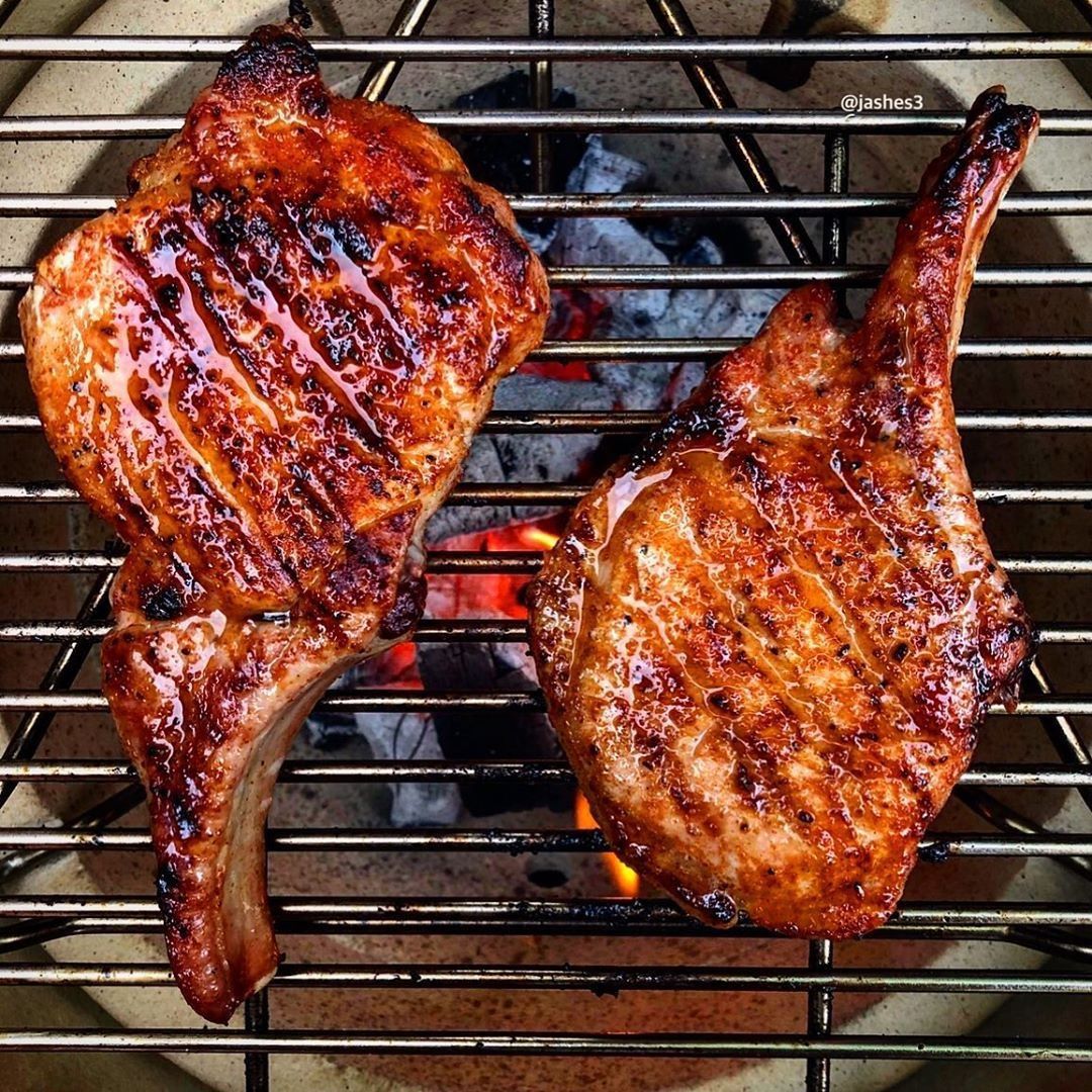 Côte de porc braisé et sauce verte